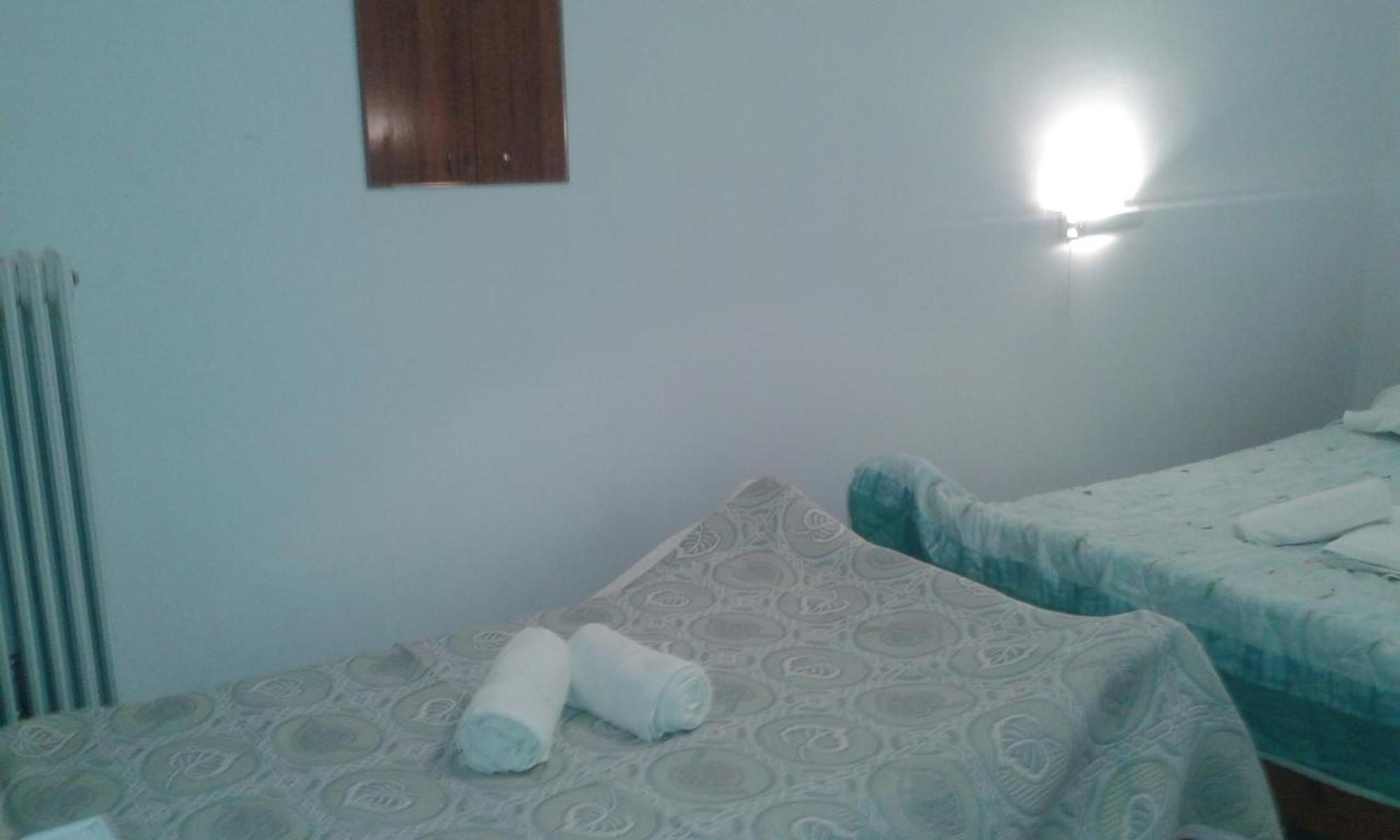 Manoleas Rooms To Let Leonídion Pokoj fotografie