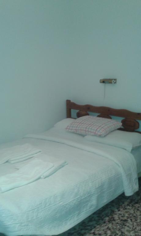 Manoleas Rooms To Let Leonídion Pokoj fotografie